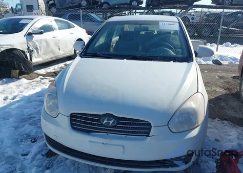 2009 Hyundai Accent Gls z USA, uszkodzony, nr VIN KMHCN46C09U299739